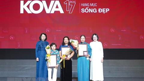 Cô giáo khuyết tật được vinh danh trong Lễ trao giải thưởng Kova lần thứ 17