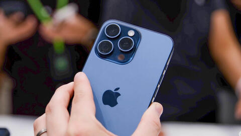 Người dùng chờ mua iPhone 15 Pro Max đón nhận tin buồn