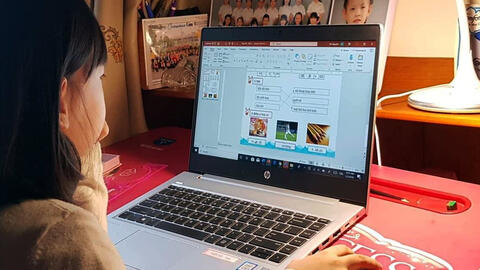 Trường học chuyển qua dạy online để tránh virus corona