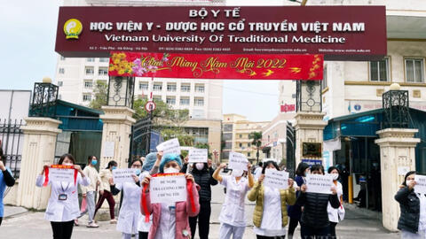Vụ bác sĩ xuống đường đòi lương: Đề xuất Bộ Y tế tạm ứng 10,2 tỷ đồng để trả lương cho y bác sĩ BV Tuệ Tĩnh