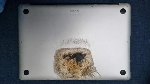MacBook Pro tự nhiên bốc cháy khiến người dùng bị thương