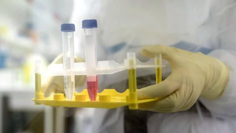 Trung Quốc và Nga thử nghiệm lâm sàng vaccine phòng COVID-19