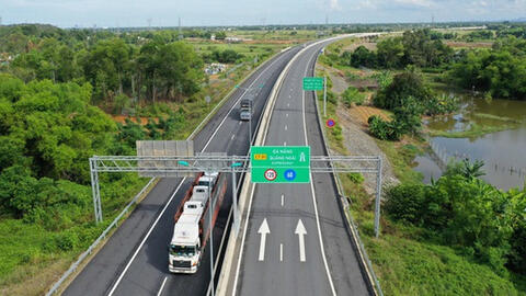 Chính phủ trình Quốc hội xem xét quyết định đầu tư tiếp 729km đường cao tốc Bắc - Nam