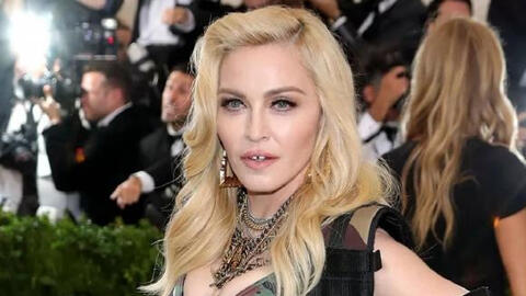 Madonna bất tỉnh, nhập viện khẩn cấp