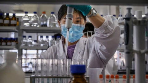 Rút ngắn thời gian thử nghiệm, năm nay sẽ có vaccine COVID-19 'Made in Vietnam'