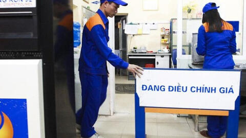 Giá xăng ngày 26/12 dự kiến tăng theo xu hướng giá thế giới