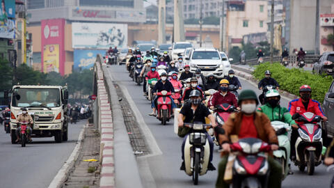 Hà Nội tiếp tục yêu cầu đeo khẩu trang nơi công cộng