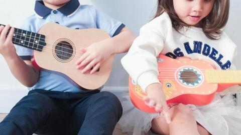 Nhìn loạt ảnh hàng ngày của 2 nhóc Lisa và Leon, nhiều người ngưỡng mộ cách dạy con của Hồ Ngọc Hà vì chi tiết này