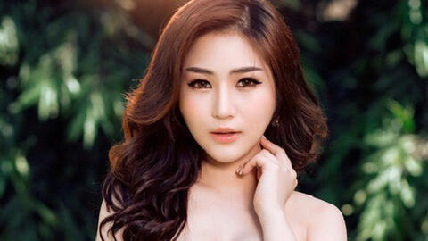 Rời Việt Nam, Hương Tràm làm gì trên đất Mỹ?