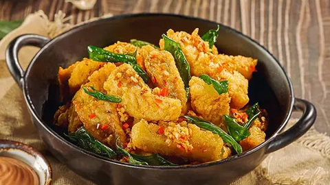 Món ngon mỗi ngày: Cá chiên xóc tỏi