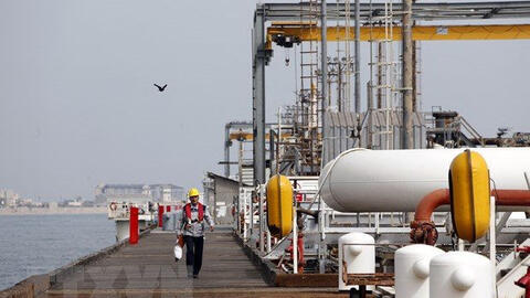 OPEC+ nhất trí tiếp tục kế hoạch tăng sản lượng khai thác dầu mỏ