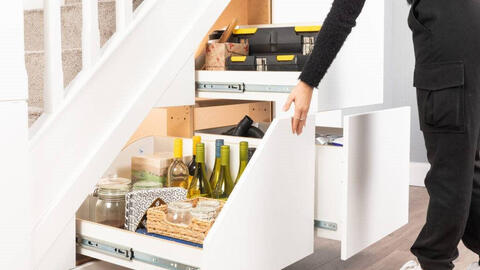 Các cách sáng tạo để tối ưu hóa lưu trữ dưới gầm cầu thang của bạn