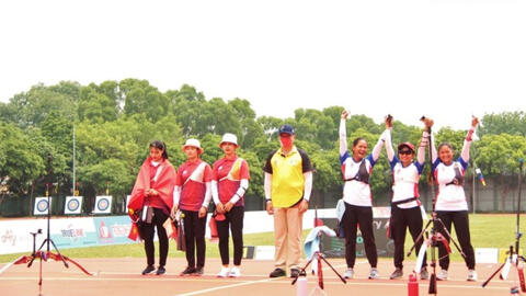 SEA Games 31: Việt Nam giành Huy chương Bạc bắn cung 1 dây hạng mục đồng đội nữ