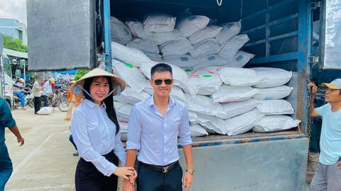 Luật sư nói gì về việc vợ chồng Thủy Tiên, Công Vinh bị tố ăn chặn tiền từ thiện?
