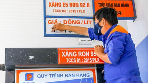 Giá xăng giảm hơn 100 đồng/lít