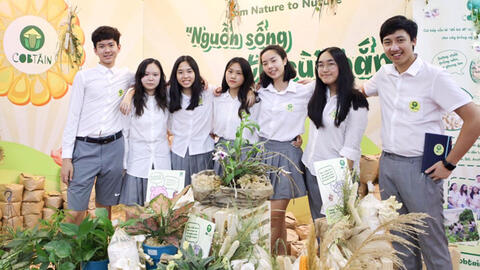 Sáng chế "nguồn sống từ cùi bắp" của nhóm học sinh Việt giành quán quân cuộc thi Khởi nghiệp trẻ Quốc tế