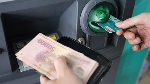 Quy định mới về trả lương qua thẻ ATM từ 01/01/2021