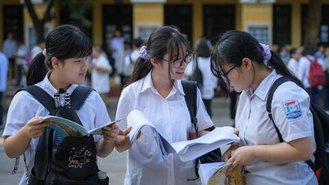 Tác phẩm "Những ngôi sao xa xôi" vào đề thi môn ngữ văn lớp 10 tại Hà Nội
