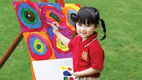 Trẻ hay chớp mắt là thói quen hay bệnh tật?