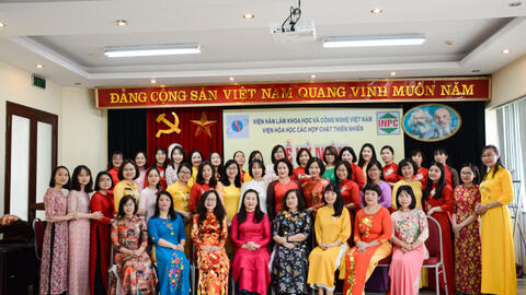 Giải thưởng Kovalevskaia 2020 vinh danh tập thể các nhà khoa học nữ Viện hóa học các Hợp chất thiên nhiên