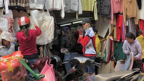 Trời trở lạnh, thời trang mùa Đông ở Sài Gòn 'hút hàng'