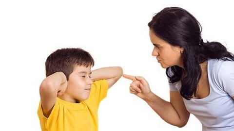 5 nguyên nhân khiến trẻ tự ti, cứng đầu