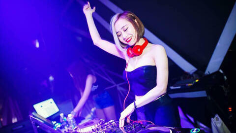 TP.HCM cho phép quán bar mở cửa, vũ trường và karaoke tiếp tục ngưng