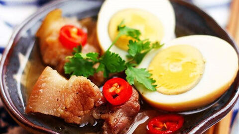 Món ngon mỗi ngày: Hướng dẫn cách kho thịt kho tàu mềm thịt thơm ngon đúng vị