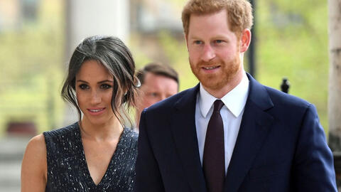 Vợ chồng Hoàng tử Harry và Meghan Markle nghi ngờ bị khủng bố theo dõi