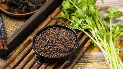 Giá tiêu Ấn Độ lập đỉnh, tiêu Việt Nam giữ mức dưới 75.000 đồng/kg