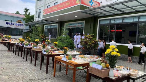 Lãnh đạo bệnh viện cúng 12 mâm cỗ gây xôn xao dư luận nói gì?