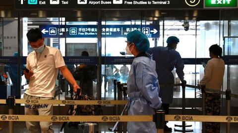 Trung Quốc hủy hàng trăm chuyến bay, đóng cửa trường học do đợt dịch COVID-19 mới