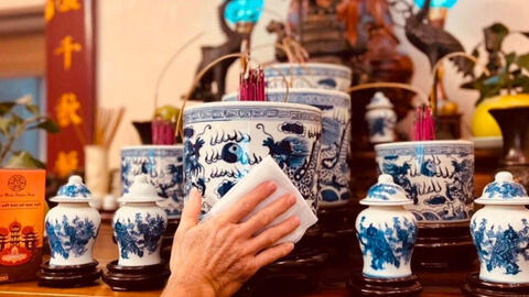 Một loại nước dùng lau bàn thờ "quen mặt" đang bị dùng sai cách: Chi tiết nhỏ nhưng hay bị bỏ qua