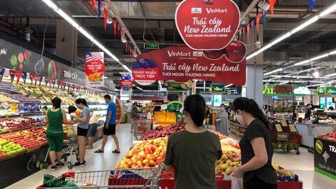Nhãn vào mùa, rẻ hơn rau vẫn ế