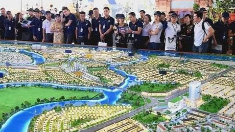 Mua nhà lúc này hay chờ COVID-19 đi qua?