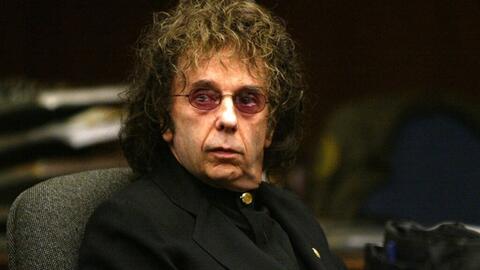 Nhà sản xuất âm nhạc huyền thoại Phil Spector qua đời vì COVID-19