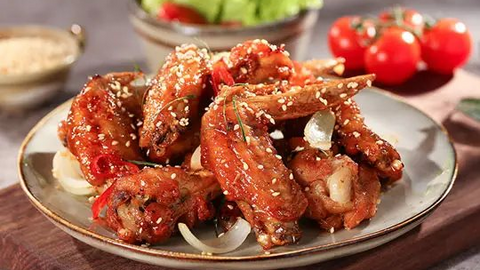 Món ngon mỗi ngày: Cánh gà chiên tỏi lá chanh