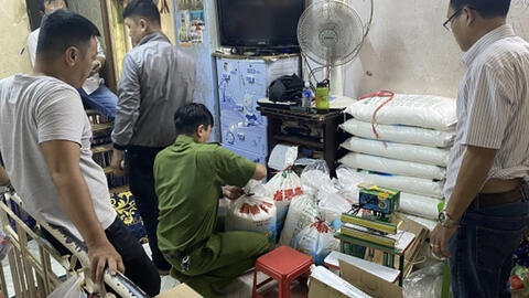 Phát hiện hàng trăm ký bột ngọt giả ở TP.HCM