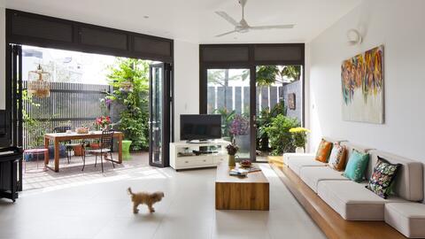 Những lưu ý về phong thủy khi thiết kế cửa hậu cho ngôi nhà