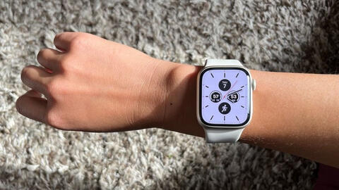 Đánh giá Apple Watch Series 7: Màn hình lớn hơn, thời lượng pin ngắn