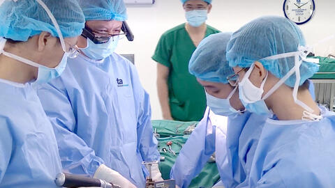 Lần đầu tiên Việt Nam đưa công nghệ thực tế ảo vào thay khớp nhân tạo