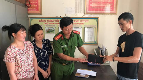 Chị lao công không tham 20 triệu đồng nhặt được