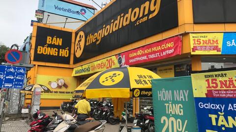 Thế Giới Di Động sắp đóng hơn 170 cửa hàng điện thoại, nhân viên bán hàng 'ôm' luôn việc của công ty tài chính