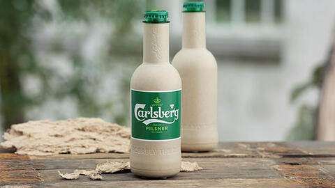 Carlsberg và Coca-Cola sử dụng vỏ chai từ nguyên liệu thực vật, có thể tự phân hủy