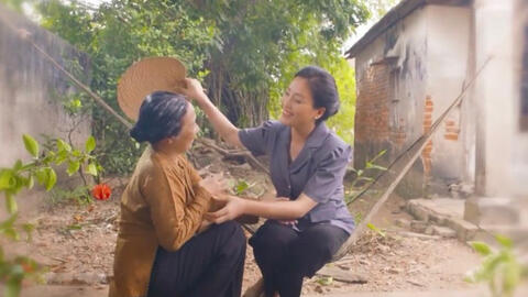 Huyền Trang đánh dấu 10 năm đăng quang quán quân Sao Mai bằng MV "Quê ơi"