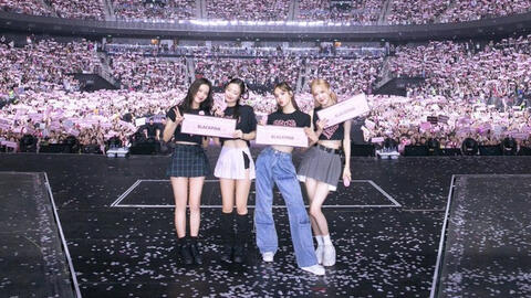 Đêm nhạc BLACKPINK ở Hà Nội chỉ có 13 bài, khán giả Việt bị sốc