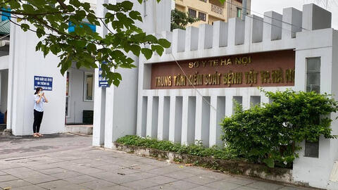 Ngoài CDC Hà Nội còn tỉnh nào mua máy PCR với giá "trên trời"?