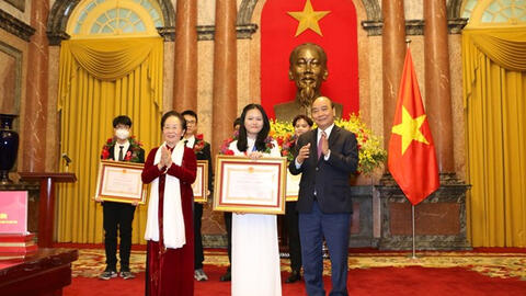Nữ sinh đa tài và tấm huy chương vàng Olympic Hóa học quốc tế