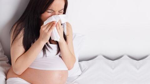 Mẹo giúp mẹ bầu trị đau họng hiệu quả