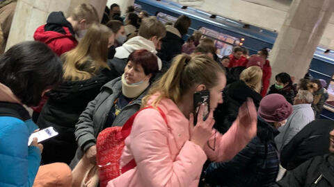 Nga tiến quân vào Donbass: Giữa tiếng đạn pháo, người Việt bình tĩnh xuống metro, hầm trú ẩn